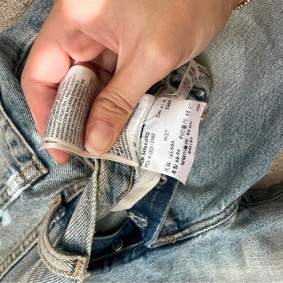 Levi’s Distressed Jeans - Picture 7 of 9